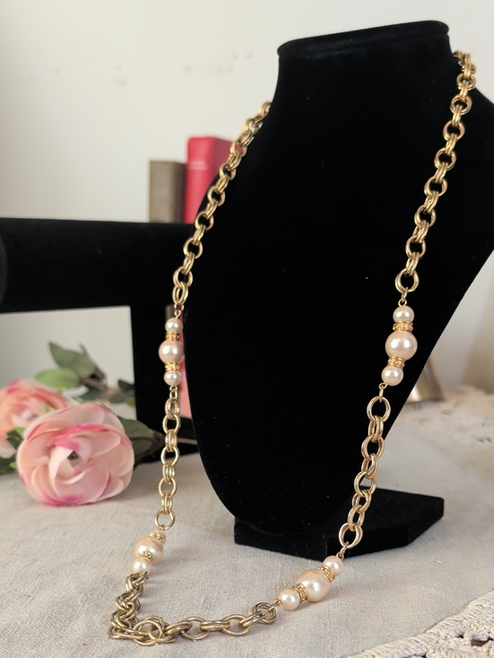 Richelieu Jewelry - Mid Century Modern Gold Tone Faux Pearl Necklace Retro Glam